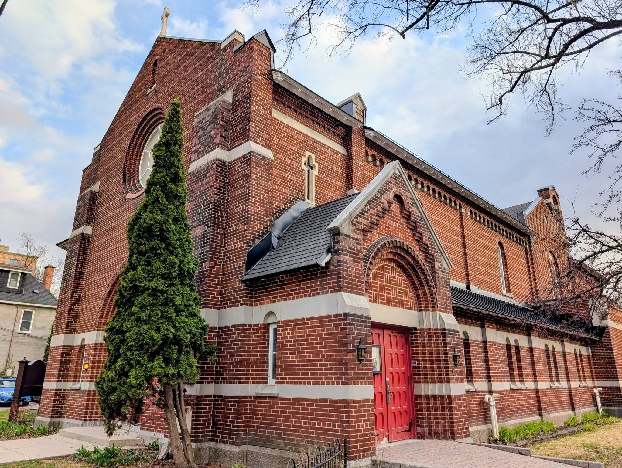 Eastertide Evensong and Benediction at the Church of St. Barnabas ...
