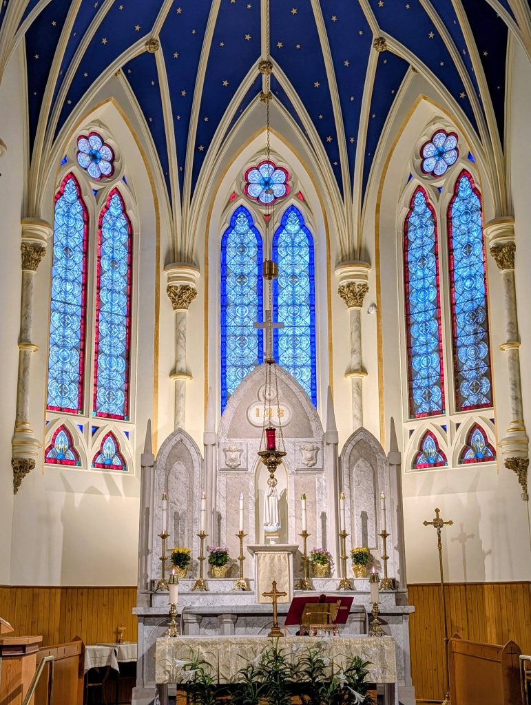 The spectacular Gothic Revival sanctuary of the Holy Name of Mary Church. Photo: Ottawa Churches Chronicle.